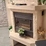 Apartment Bravo 1