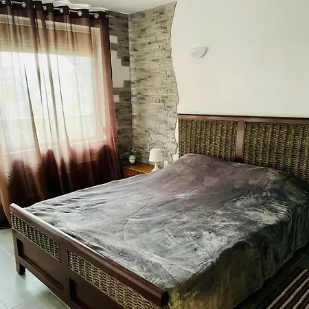 Apartment Bravo 1